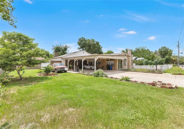 Photo 3 of Single family home for sale at 205 Tennessee St, Haines City, FL 33844 | MLS# O6427877 | Listing updated on 2026-09-16