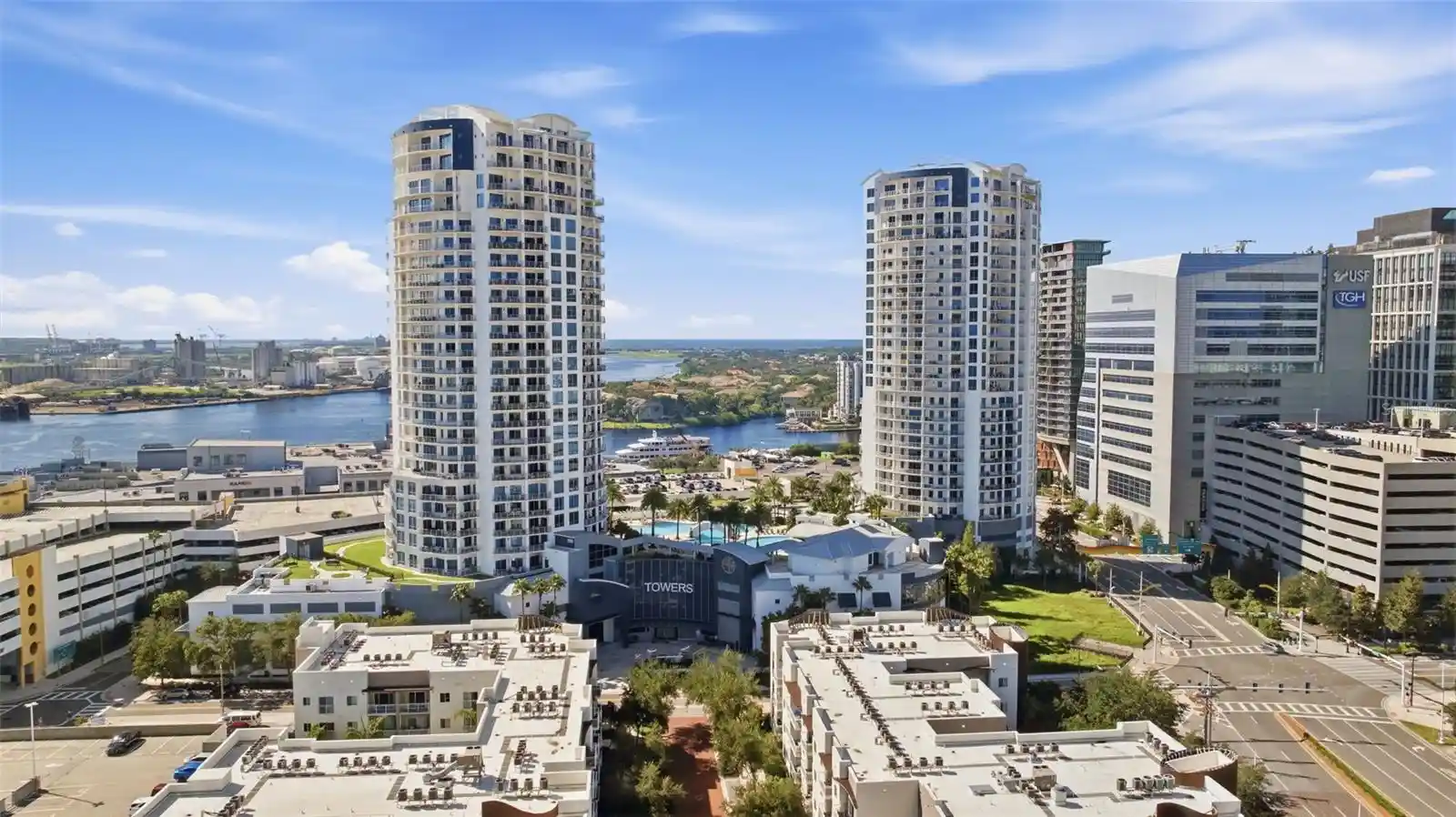 Listing Photo 1 - Condo for sale in 1209 E Cumberland Ave located at 1209 E Cumberland Ave, Tampa, FL 33602 - Unit #2005