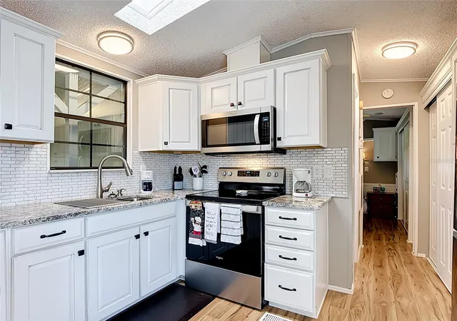 Photo 2 of Manufactured home for sale at 9000 Us Hwy 192 #476, Clermont, FL 34714 | MLS# S5154347 | Listing updated on 2026-09-21