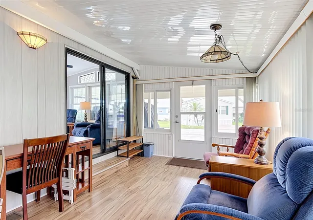 Photo 5 of Manufactured home for sale at 9000 US Hwy 192 #476, Clermont, FL 34714 | MLS# S5154347 | Listing updated on 2026-08-06