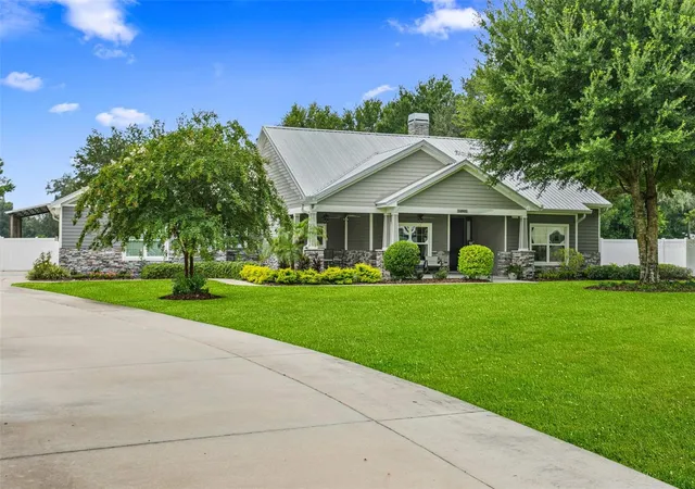 Photo 3 of Single family home for sale at 14805 Sydney Hts Ct, Dover, FL 33527 | MLS# TB8532456 | Listing updated on 2026-09-18