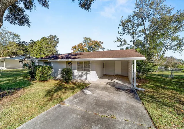 1st image of 21529 Sw Honeysuckle St, Dunnellon, FL 34431 | MLS# OM729127