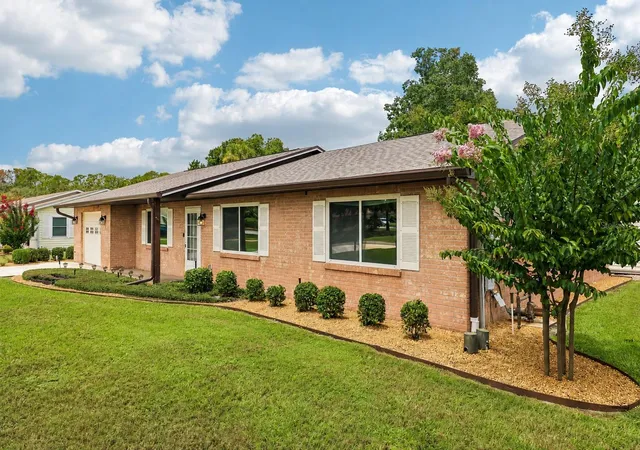 Photo 3 of Single family home for sale at 70 Stone Hvn Ct, Leesburg, FL 34788 | MLS# G5115487 | Listing updated on 2026-09-28