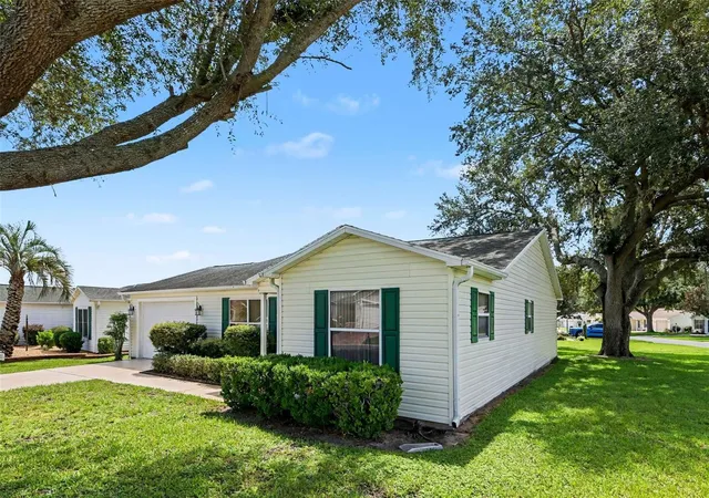 Photo 2 of Single family home for sale at 1501 Las Pacos Ct, The Villages, FL 32162 | MLS# O6427898 | Listing updated on 2026-09-07