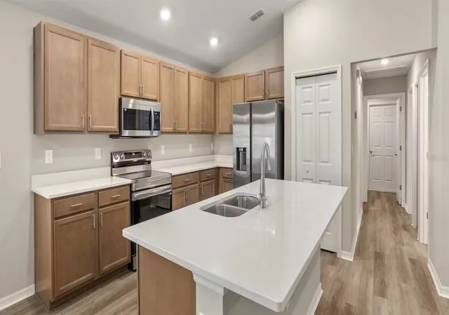 Photo 4 of Sale Pending at 724 Bayside Blvd, Winter Haven, FL 33881 | MLS# L4963765 | Listing updated on 2026-08-10
