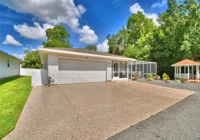Photo 2 of Single family home for sale at 4789 Squire Holw Dr, Lakeland, FL 33811 | MLS# L4963766 | Listing updated on 2026-09-20