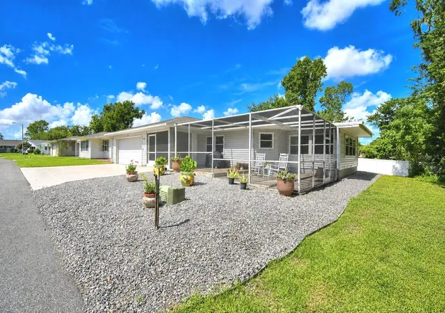 Photo 3 of Single family home for sale at 4789 Squire Holw Dr, Lakeland, FL 33811 | MLS# L4963766 | Listing updated on 2026-09-20