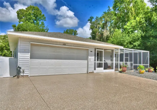 Photo 4 of Single family home for sale at 4789 Squire Holw Dr, Lakeland, FL 33811 | MLS# L4963766 | Listing updated on 2026-09-20