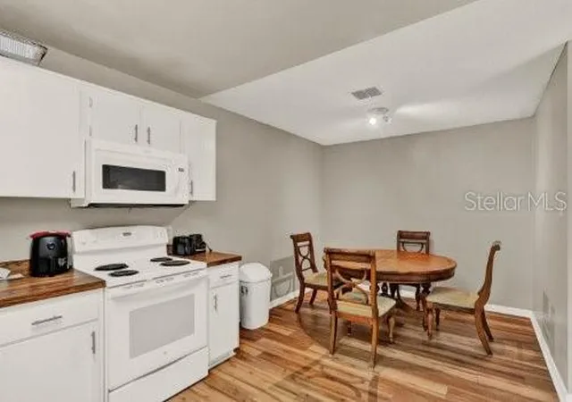 Photo 4 of Townhouse for sale at 451 Hunter Cir, Kissimmee, FL 34758 | MLS# O6427901 | Listing updated on 2026-07-25