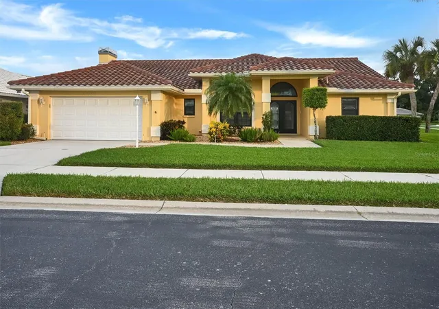 Photo 2 of Single family home for sale at 1565 Waterford Dr, Venice, FL 34292 | MLS# N6145147 | Listing updated on 2026-10-20