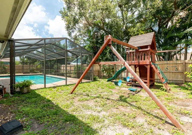33rd image of 1612 Midnight Pass Way, Clearwater, FL 33765 | MLS# TB8532489