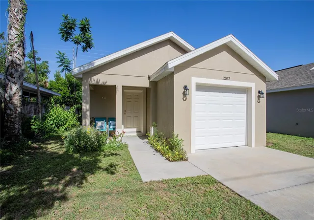 2nd image of 1202 S Dewey St, Eustis, FL 32726 | MLS# G5115494