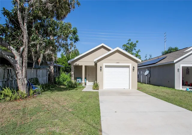 Photo 3 of Single family home for sale at 1202 S Dewey St, Eustis, FL 32726 | MLS# G5115494 | Listing updated on 2026-09-04