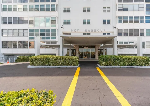 Photo 2 of Condo for sale at 7200 Sunshine Skyway Ln S #15H, Saint Petersburg, FL 33711 | MLS# TB8532503 | Listing updated on 2026-08-23