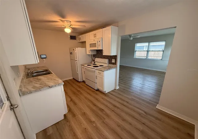 Photo 3 of Single family home for sale at 2217 20th Avenue W, Bradenton, FL 34205 | MLS# A4700965 | Listing updated on 2026-07-28