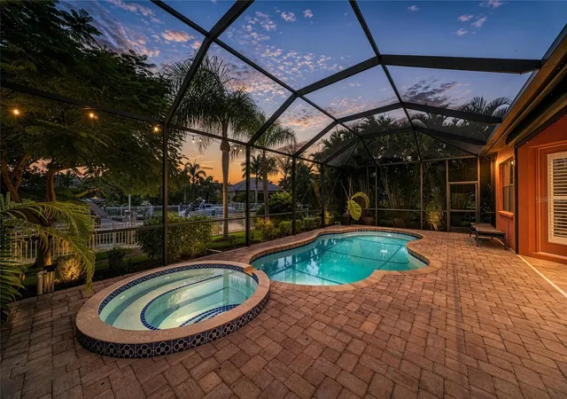 3rd image of 545 Mast Dr, Bradenton, FL 34208 | MLS# A4700966