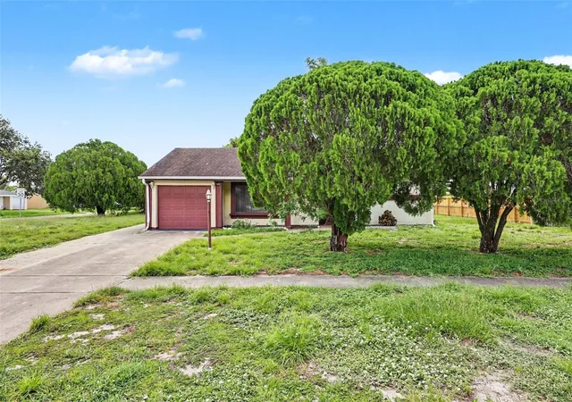 Photo 2 of Single family home for sale at 997 Mariposa Dr Ne, Palm Bay, FL 32905 | MLS# S5154354 | Listing updated on 2026-07-31