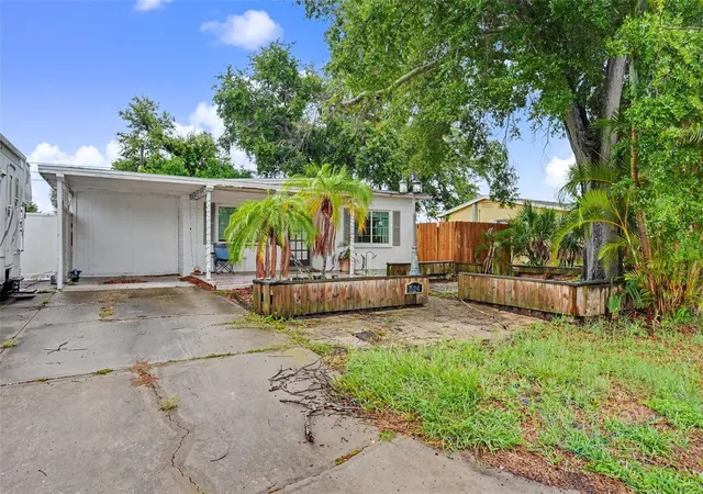 Photo 1 of Single family home for sale at 824 67th Street S, Saint Petersburg, FL 33707 | MLS# TB8532513 | Listing updated on 2026-10-05
