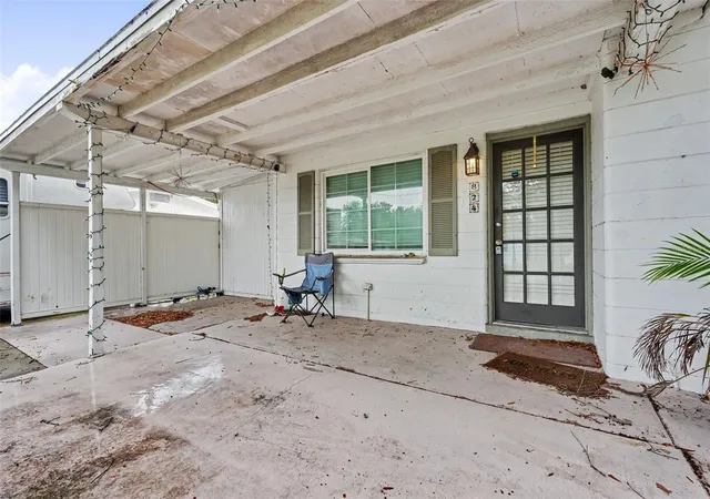 Photo 4 of Single family home for sale at 824 67th Street S, Saint Petersburg, FL 33707 | MLS# TB8532513 | Listing updated on 2026-10-05