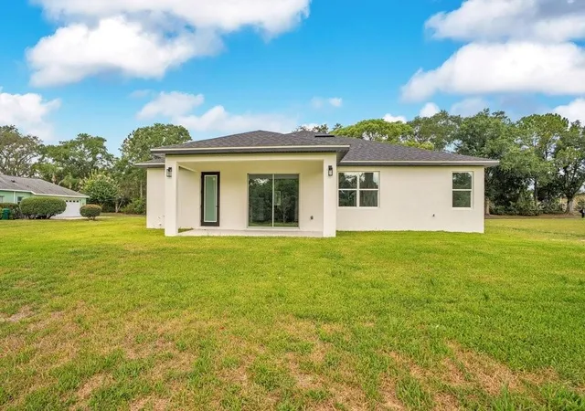 3rd image of 551 Dowling Cir, Lady Lake, FL 32159 | MLS# G5115498