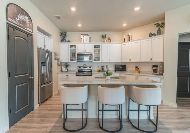 Photo 4 of Single family home for sale at 615 Valri Park Dr, Valrico, FL 33594 | MLS# L4963774 | Listing updated on 2026-08-09