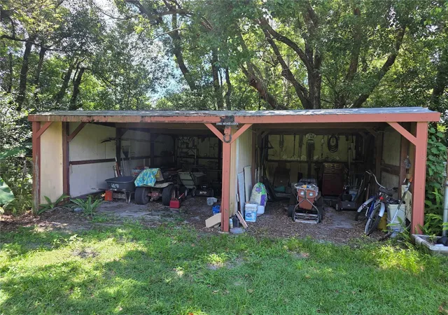 Photo 3 of Manufactured home for sale at 33600 Isabelle Dr, Wesley Chapel, FL 33543 | MLS# TB8532521 | Listing updated on 2026-08-15