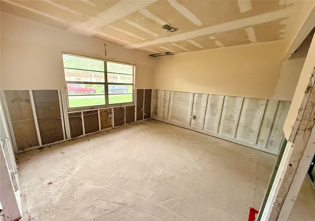 4th image of 1380 Mission Cir, CLEARWATER, FL 33759