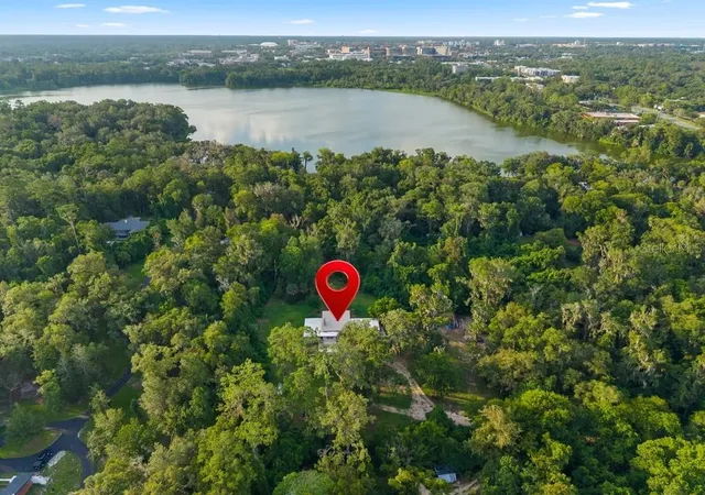 Photo 3 of Single family home for sale at 1524 Sw 37th Avenue, Gainesville, FL 32608 | MLS# GC542211 | Listing updated on 2026-10-21