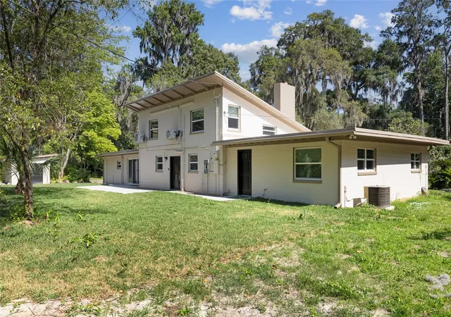 Photo 4 of Single family home for sale at 1524 SW 37th Avenue, Gainesville, FL 32608 | MLS# GC542211 | Listing updated on 2026-09-17