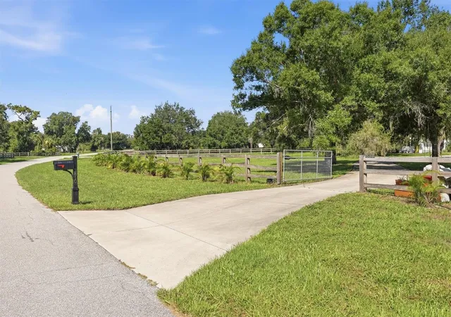 Photo 2 of Single family home for sale at 3810 Hidden River Rd, Sarasota, FL 34240 | MLS# A4700980 | Listing updated on 2026-10-23