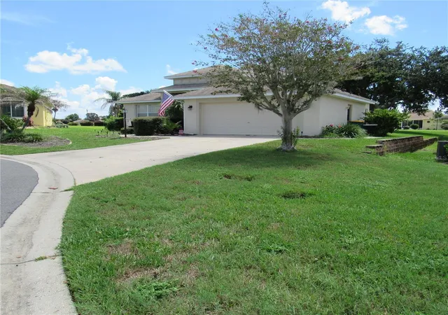 Photo 2 of Single family home for sale at 3204 Antigua Bay Ln, Tavares, FL 32778 | MLS# G5115503 | Listing updated on 2026-08-31