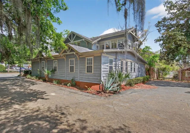 3rd image of 1013 Sw 2Nd Ave, Gainesville, FL 32601 | MLS# GC542212