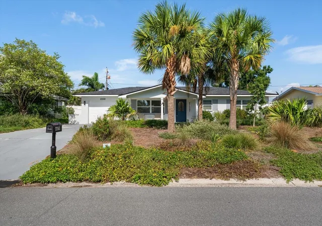 Photo 1 of Single family home for sale at 8879 111th Street, Seminole, FL 33772 | MLS# TB8532551 | Listing updated on 2026-08-29