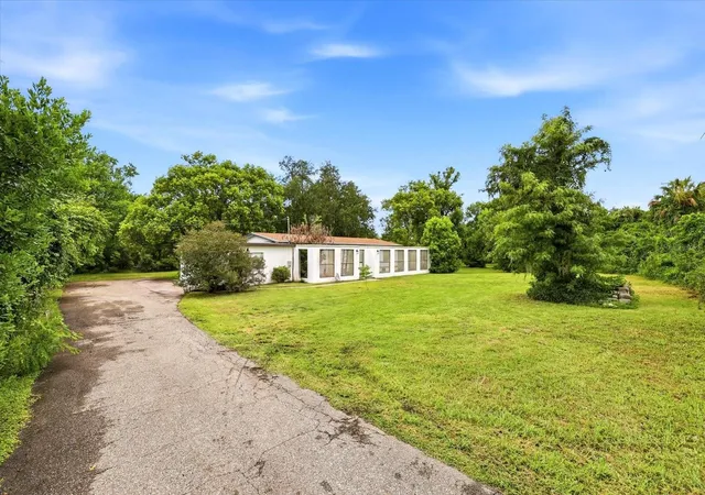 3rd image of 403 S Parsons Ave, Seffner, FL 33584 | MLS# TB8532553