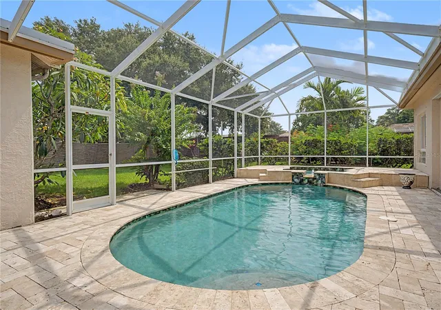 5th image of 2093 Swan Ln, Palm Harbor, FL 34683 | MLS# TB8532562