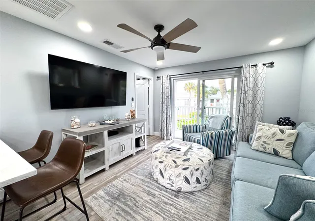 2nd image of 902 Gibbs Rd #283, Venice, FL 34285 | MLS# A4700985