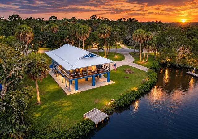 Photo 1 of Single family home for sale at 1455 S Ozello Trl, Crystal River, FL 34429 | MLS# TB8532564 | Listing updated on 2026-10-09