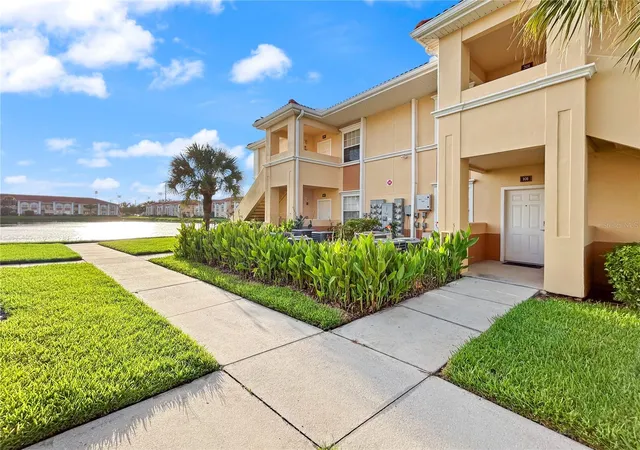 Photo 2 of Condo for sale at 1025 Villagio Cir #101, Sarasota, FL 34237 | MLS# L4963777 | Listing updated on 2026-08-01