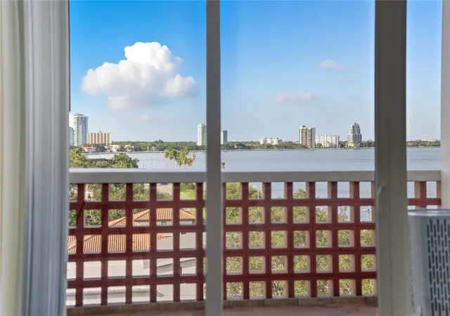 Listing Photo 2 - Condo for sale in building located at 4015 Bayshore Blvd, Tampa, FL 33611 - Unit #7C