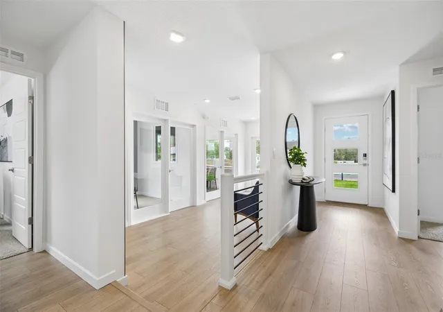 3rd image of 231 Skyfield Ct, Lady Lake, FL 32159 | MLS# O6427978