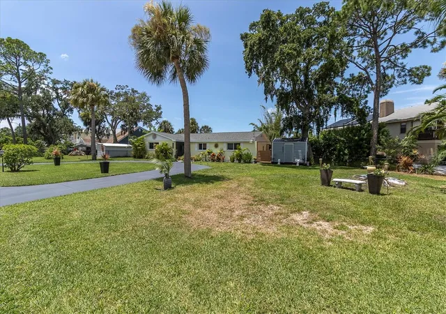 Photo 4 of Single family home for sale at 7213 Peninsular Dr, New Port Richey, FL 34652 | MLS# W7887970 | Listing updated on 2026-09-01