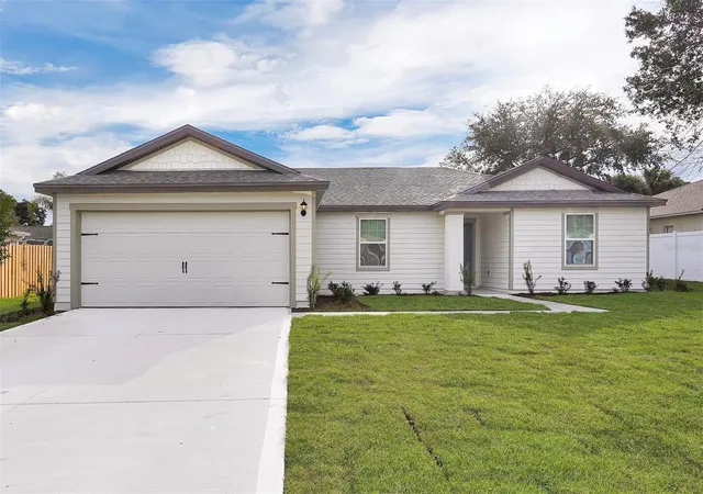 Photo 1 of Single family home for sale at 2 Rymshaw Pl, Palm Coast, FL 32164 | MLS# TB8532596 | Listing updated on 2026-09-03