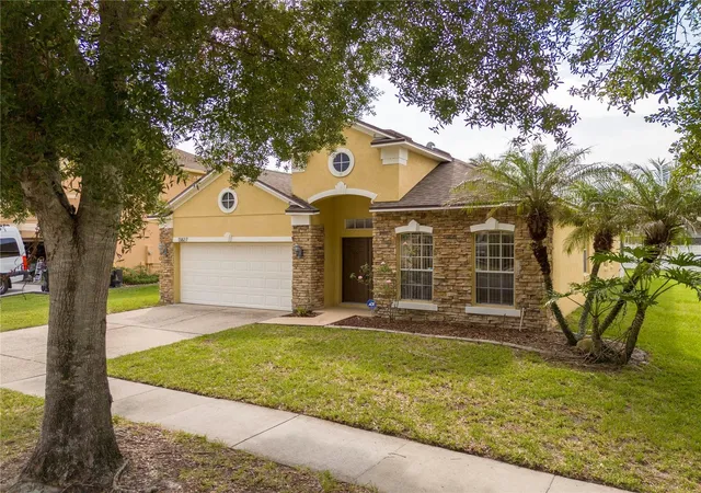 Photo 2 of Single family home for sale at 13827 Hawkeye Dr, Orlando, FL 32837 | MLS# O6427987 | Listing updated on 2026-08-10