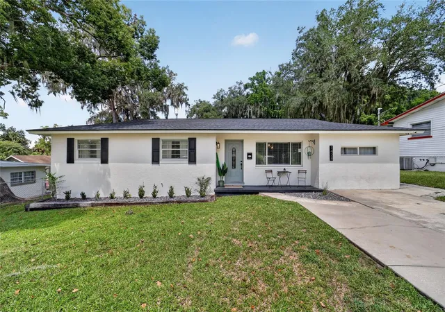 1st image of 1428 Se 9th Ave, Ocala, FL 34471 | MLS# OM729160