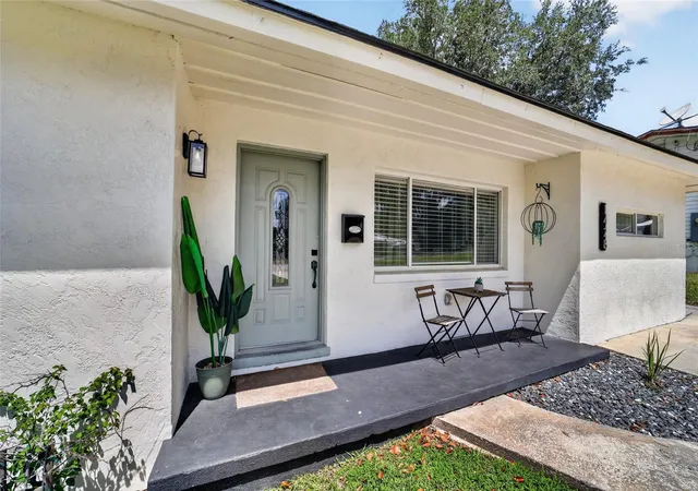 Photo 3 of Single family home for sale at 1428 Se 9th Avenue, Ocala, FL 34471 | MLS# OM729160 | Listing updated on 2026-10-04