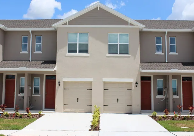 Townhouse for sale at 4294 Butterscotch Cir, Lakeland, FL 33811 | MLS# O6428005