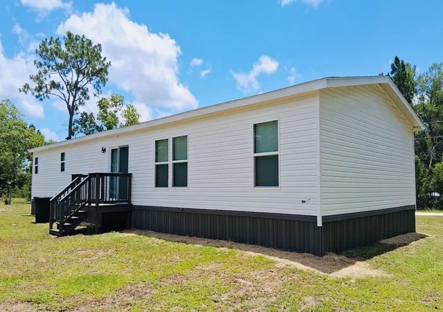 Photo 3 of Manufactured home for sale at 6710 Autumnwood Ct, Keystone Heights, FL 32656 | MLS# W7887974 | Listing updated on 2026-10-02