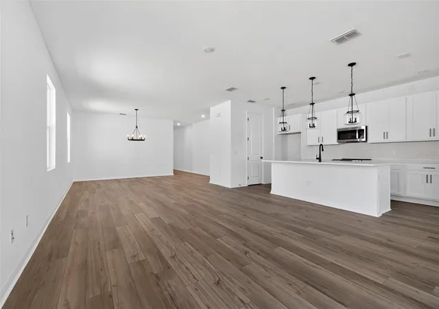 3rd image of 30130 Emerald Forest Dr, Mount Dora, FL 32757 | MLS# TB8532625
