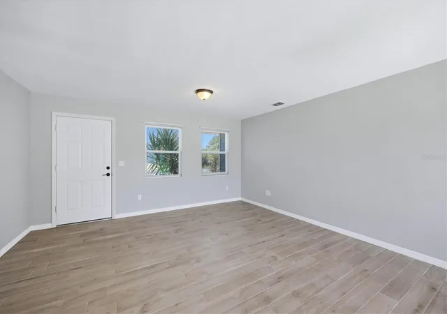 4th image of 10453 Reims Ave, Englewood, FL 34224 | MLS# D6148202