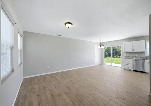 5th image of 10453 Reims Ave, Englewood, FL 34224 | MLS# D6148202